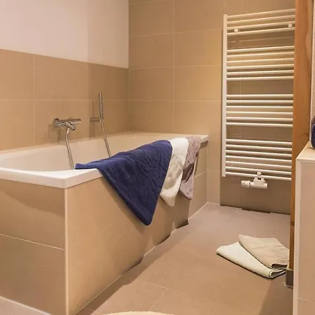 Backsteinhus, App Achtern Diek דירה